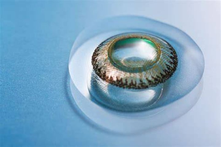 コンタクトレンズ費用はいくら？月額・種類別の目安と節約の考え方
