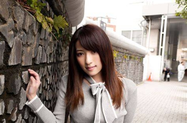 「紗々原ゆり」って誰？活動の軌跡と注目ポイントを整理する