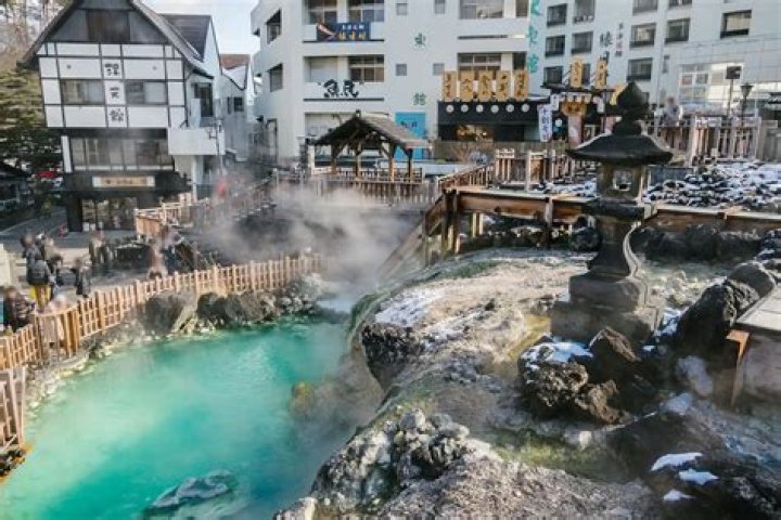 世田谷の温泉宿で“四季”を感じる時間—四季の湯ガイド